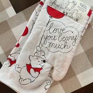 Winnie the Pooh V-Day Oven Mitt, Towels, & Mugs